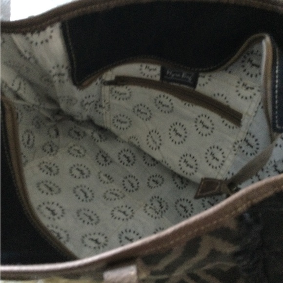 Awesome nwt purse - Picture 3 of 4